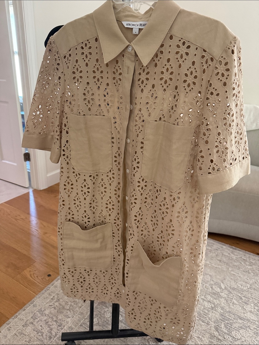 Veronica Beard Beige Eyelet Short-Sleeve Shirt Jacket Rafaela dress 6 like new